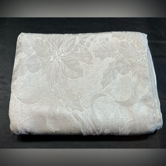Christmas Tablecloth with Poinsettia Pattern white - Picture 1 of 5